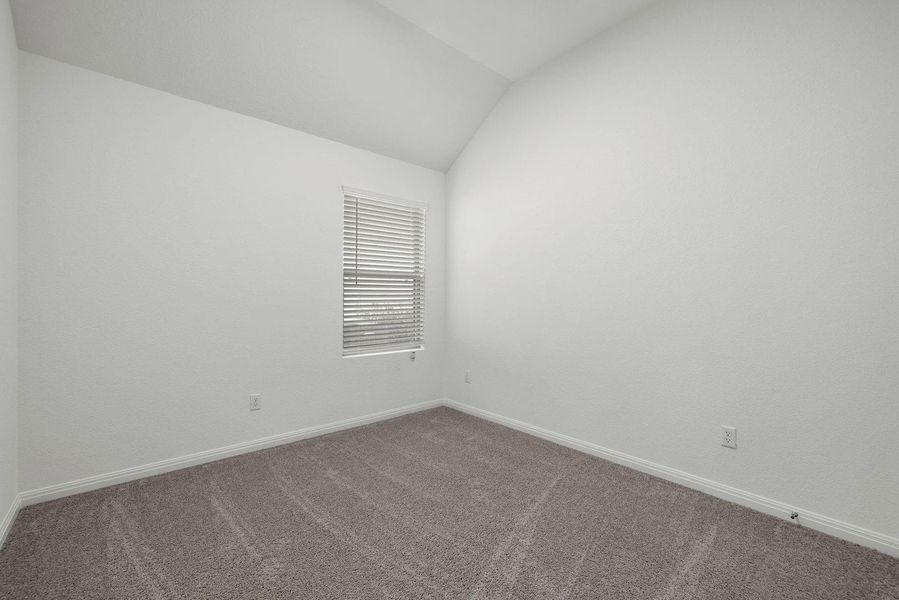 Spacious, unfurnished interior of a new home in Trinity Ranch, Elgin (Image 25).