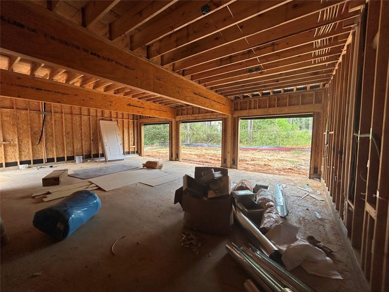Spacious 3 Car Garage with 1 Tandem Bay
