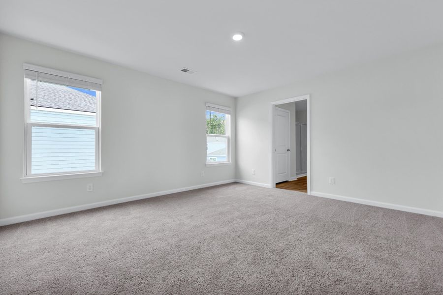Spacious, unfurnished interior of a new home in Hillcrest, Ravenel (Image 16).
