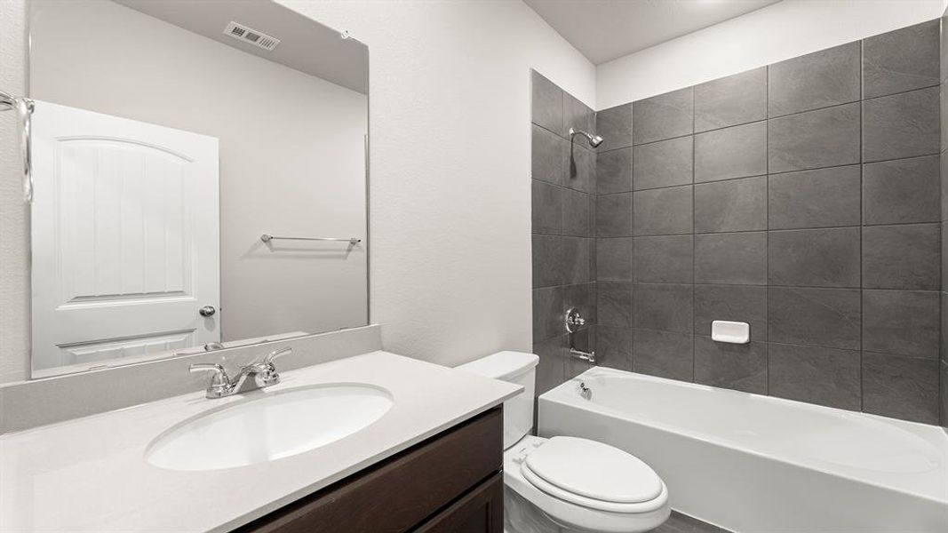 05. 3230 Summerland - 2ND Bath 05. 3230 Summerland - 2ND Bath