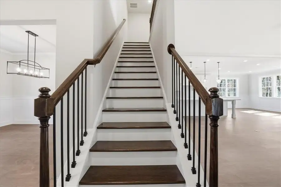 Spacious, unfurnished interior of a new home in Bradley Gin, Monroe (Image 27).