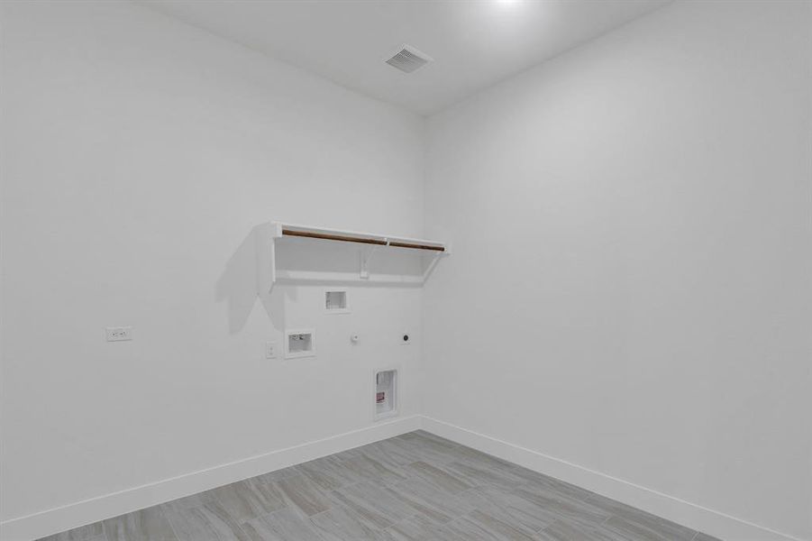 Spacious, unfurnished interior of a new home in Ten Mile Creek Estates, DeSoto (Image 14). Spacious, unfurnished interior of a new home in Ten Mile Creek Estates, DeSoto (Image 14).