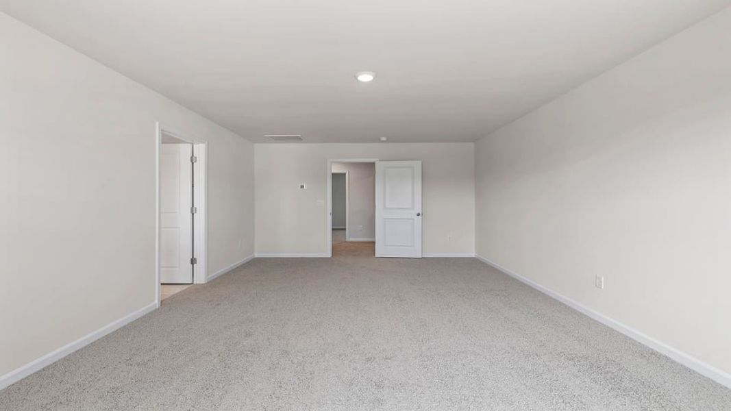 Spacious, unfurnished interior of a new home in Hunters Ridge, Woodruff (Image 24).