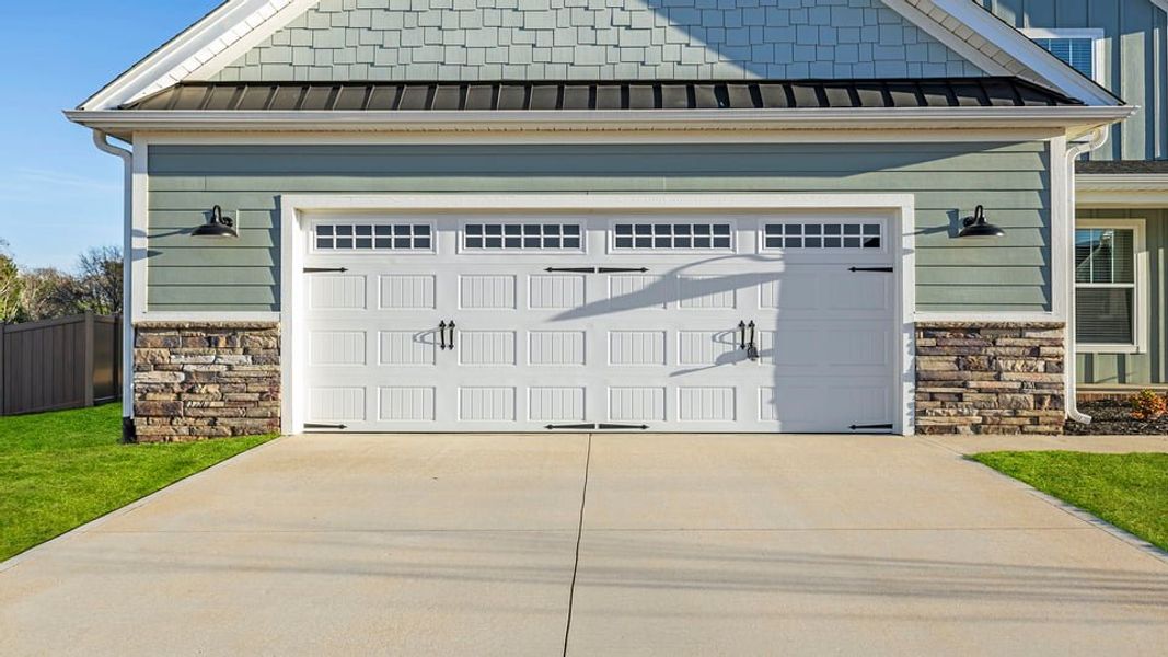 Exterior details and patio area of a home in Pinebrook, Woodruff (Image 3).