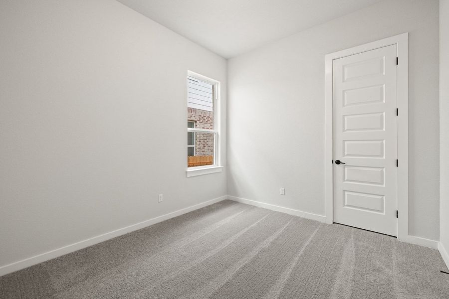 Spacious, unfurnished interior of a new home in Heritage, Dripping Springs (Image 21).