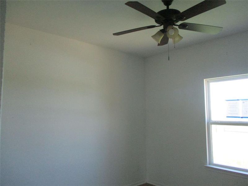 Spacious, unfurnished interior of a new home in , Kaufman (Image 14).