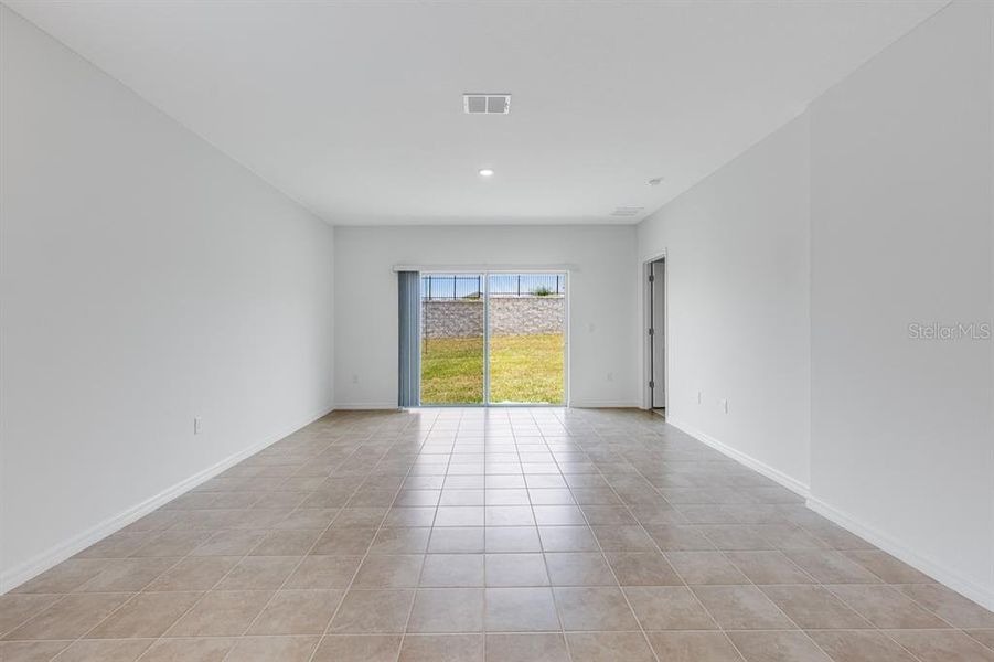 Spacious, unfurnished interior of a new home in Palm Wind, Hudson (Image 21).