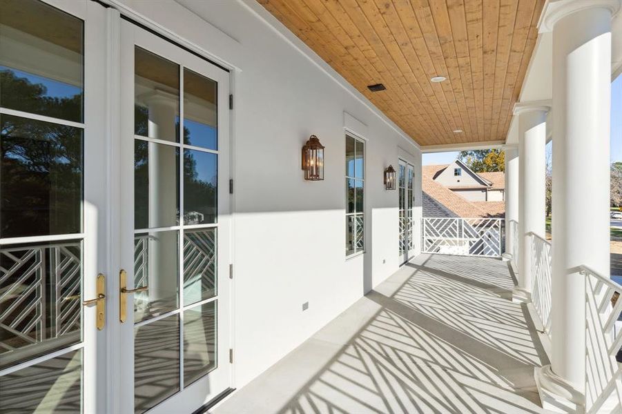 Exterior details and patio area of a home in , Colleyville (Image 3).
