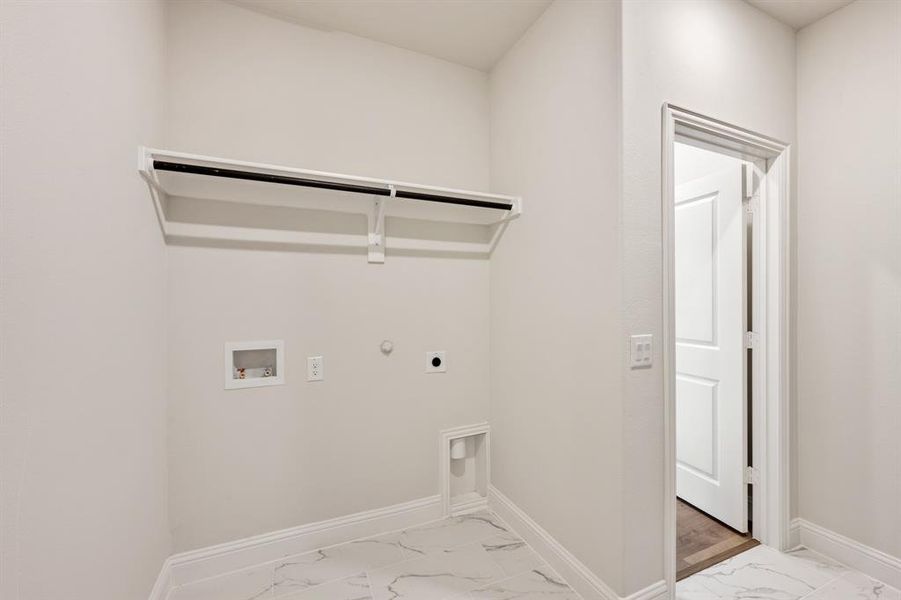 Spacious, unfurnished interior of a new home in Union Park Classic 55, Little Elm (Image 15).