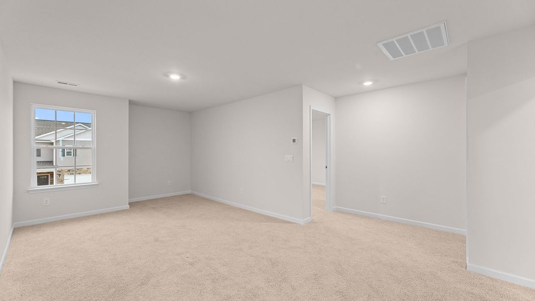 Spacious, unfurnished interior of a new home in Ridgewood Farms, Winterville (Image 21).