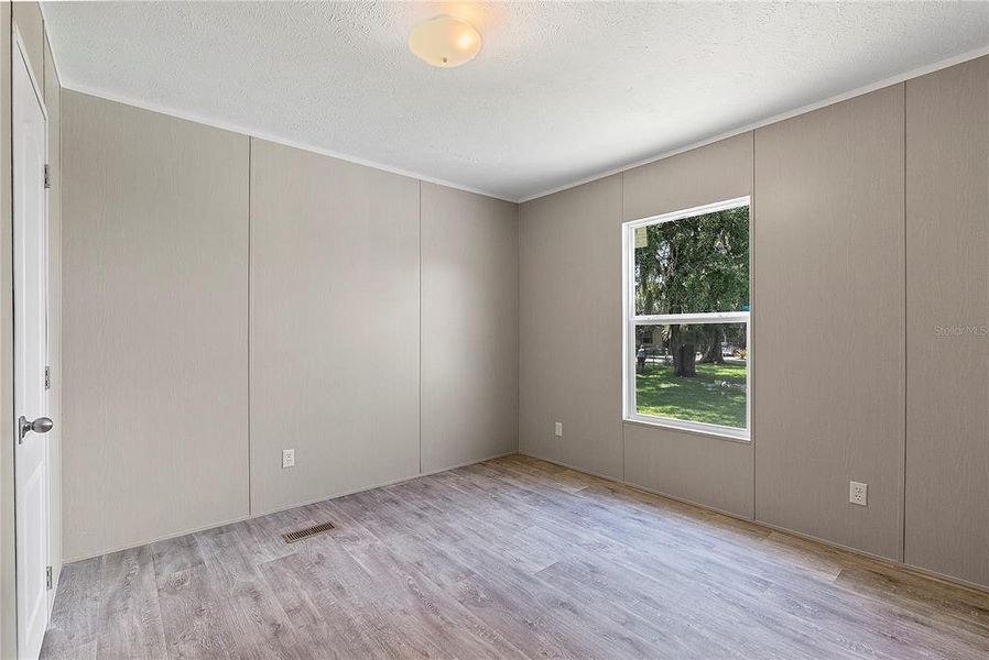 Spacious, unfurnished interior of a new home in , Astatula (Image 15).
