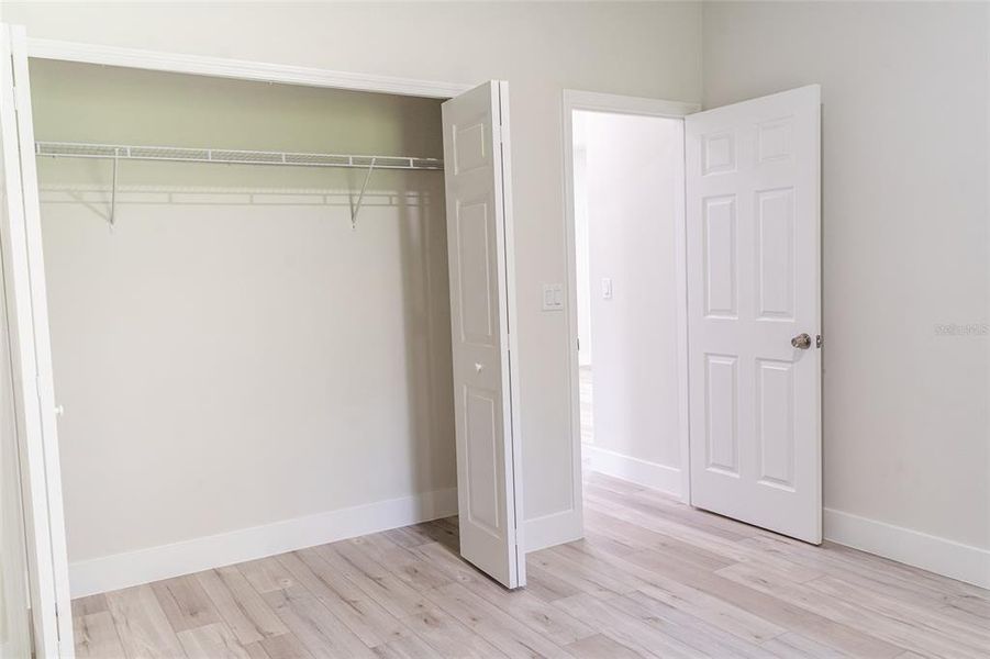 Spacious, unfurnished interior of a new home in , Citrus Springs (Image 29).