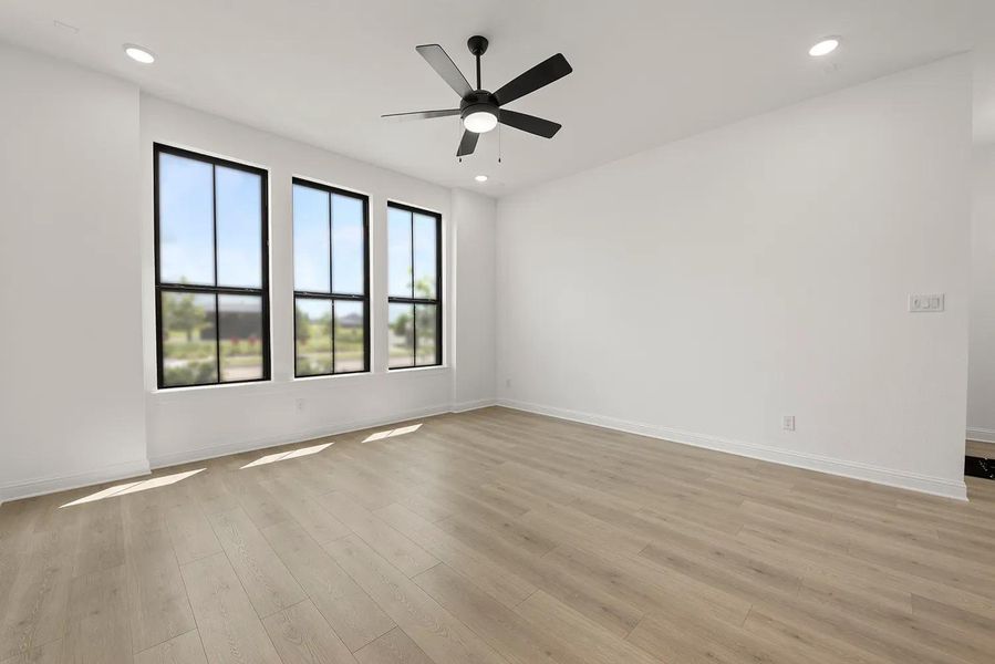 Thornhill B Family room