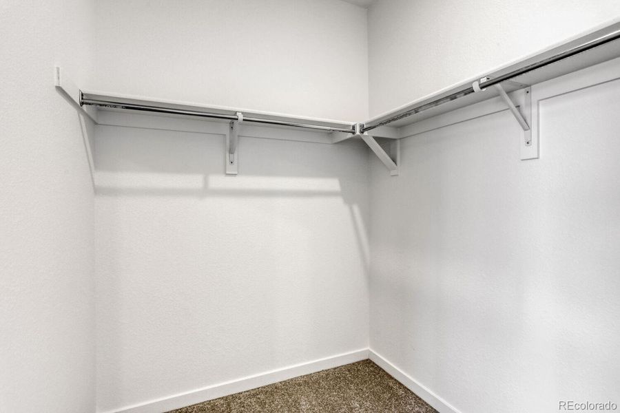 Spacious, unfurnished interior of a new home in Parterre, Thornton (Image 9).