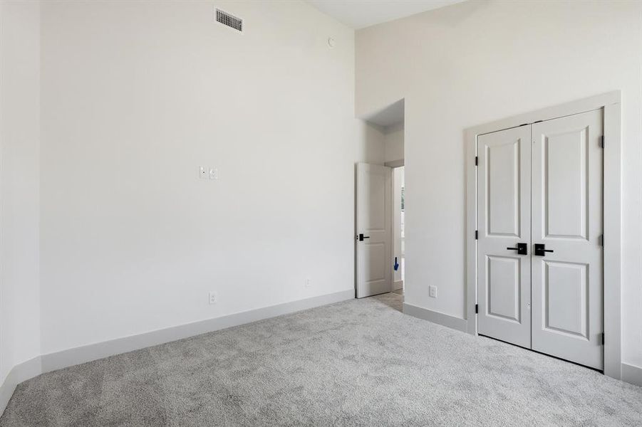 Spacious, unfurnished interior of a new home in , Bridgeport (Image 23).