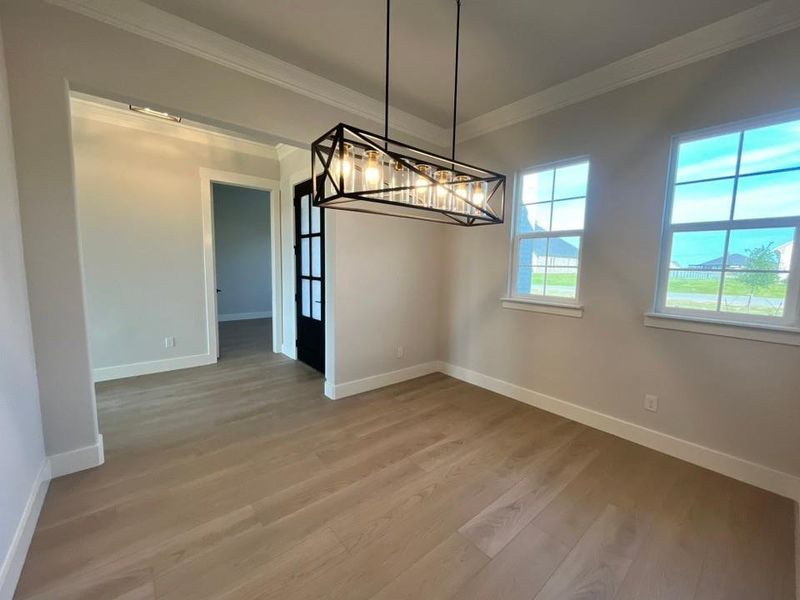 Spacious, unfurnished interior of a new home in Eagle Ridge Estates, Weatherford (Image 9).
