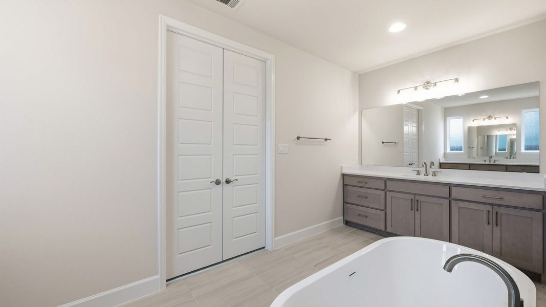 Furnished interior view inside a new home in Terraces, Rockwall (Image 15). Furnished interior view inside a new home in Terraces, Rockwall (Image 15).
