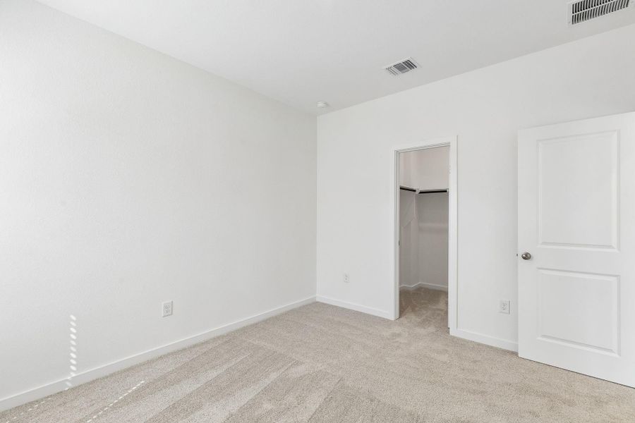 Spacious, unfurnished interior of a new home in Windcress, Cove (Image 24).