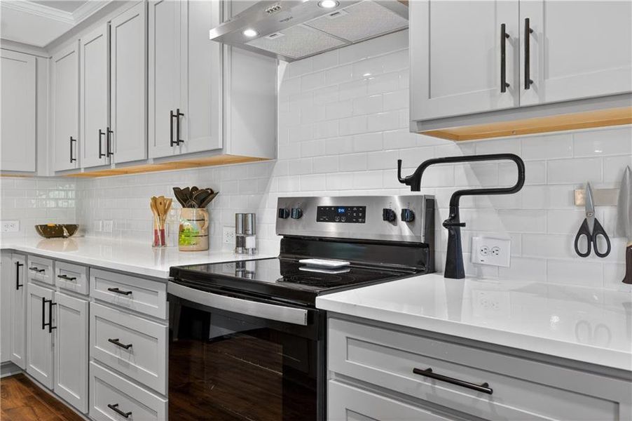 Furnished interior view inside a new home in , Dahlonega (Image 13).
