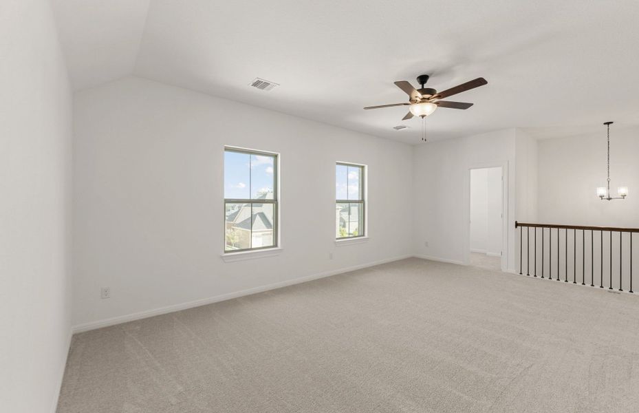 Spacious, unfurnished interior of a new home in Crescent Bluff, Georgetown (Image 17).