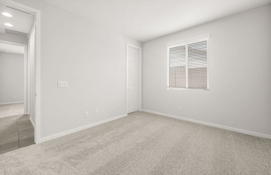 Spacious, unfurnished interior of a new home in Blossom Rock, Apache Junction (Image 23).