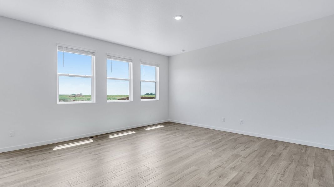 Spacious, unfurnished interior of a new home in Silver Peaks, Lochbuie (Image 20). Spacious, unfurnished interior of a new home in Silver Peaks, Lochbuie (Image 20).
