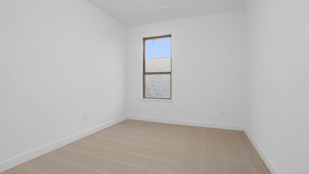 Spacious, unfurnished interior of a new home in Valencia, Manvel (Image 10).