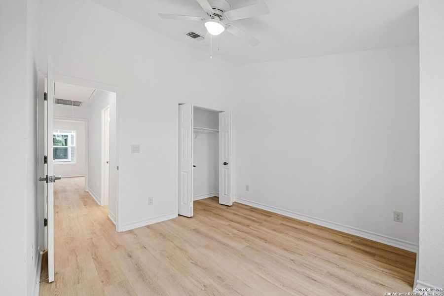 Spacious, unfurnished interior of a new home in , San Antonio (Image 40).