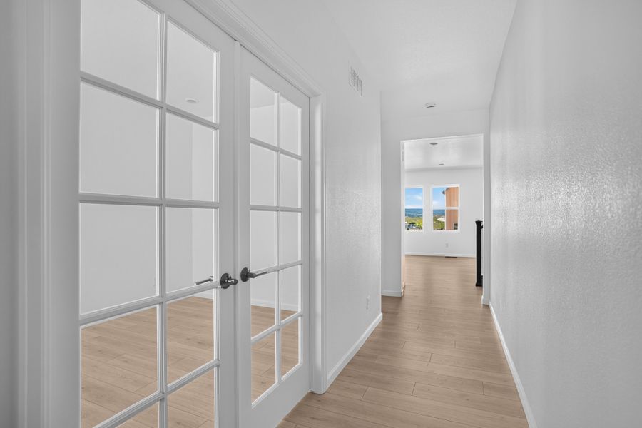 Spacious, unfurnished interior of a new home in Sterling Ranch Ascent Village, Littleton (Image 16). Spacious, unfurnished interior of a new home in Sterling Ranch Ascent Village, Littleton (Image 16).