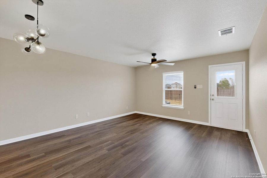 Spacious, unfurnished interior of a new home in Savannah Place, San Antonio (Image 29). Spacious, unfurnished interior of a new home in Savannah Place, San Antonio (Image 29).