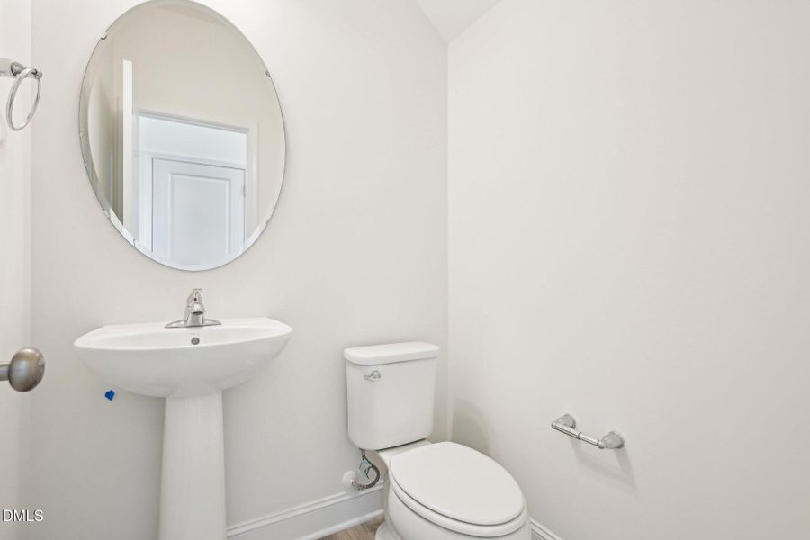 38-web-or-mls-Winding Crk Dr-2105-038