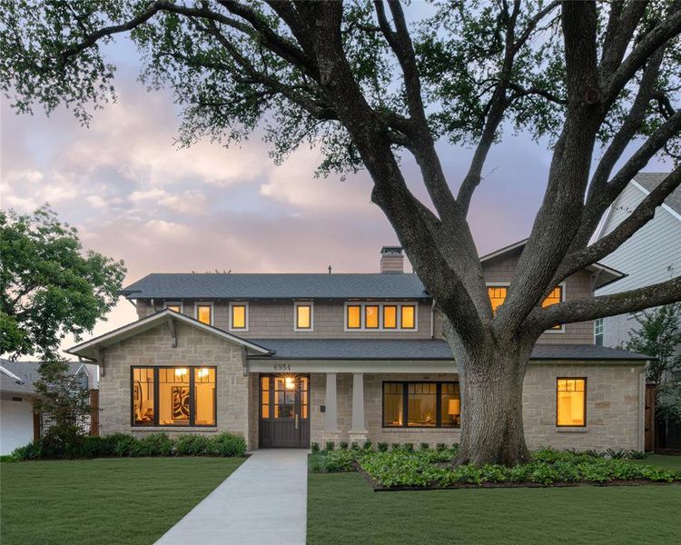 Front exterior of a new home in , Dallas, TX, highlighting curb appeal (Image 1). Front exterior of a new home in , Dallas, TX, highlighting curb appeal (Image 1).