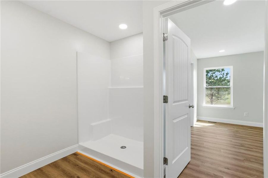 Spacious, unfurnished interior of a new home in , Eton (Image 40).