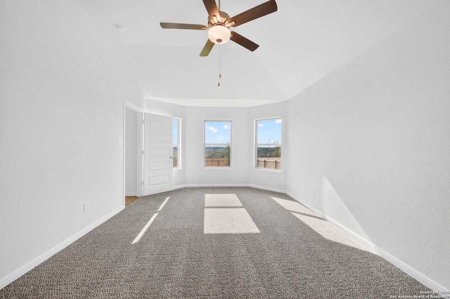 Spacious, unfurnished interior of a new home in Paloma Park, Converse (Image 28).