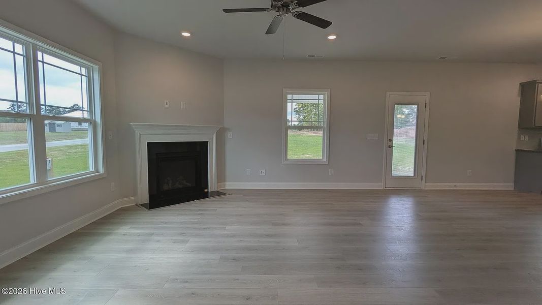 Spacious, unfurnished interior of a new home in Harvest Creek, Nashville (Image 16).