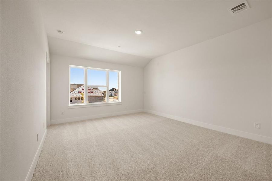 Spacious, unfurnished interior of a new home in Talia, Mesquite (Image 25).