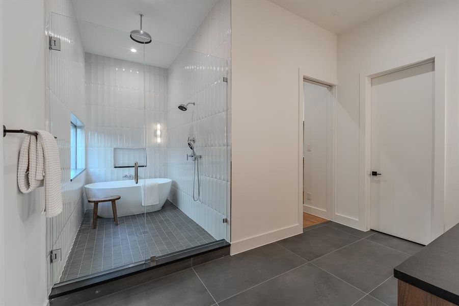 Furnished interior view inside a new home in , Dallas (Image 18).