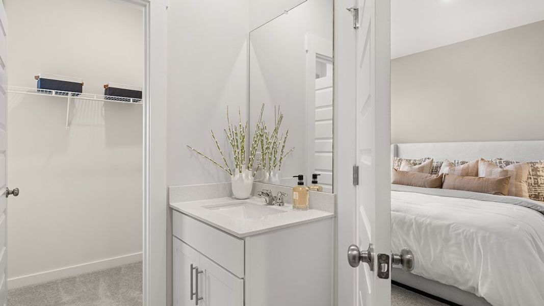 1483 Westbrook Owners Bath 2of3 F3