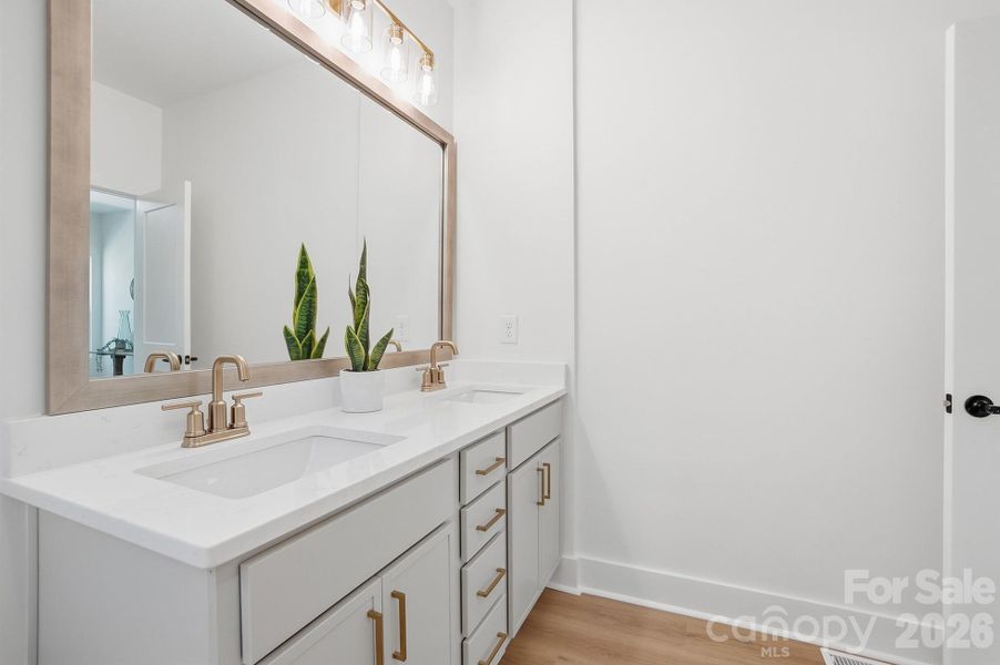 Primary Suite - Bathroom