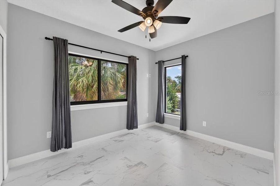 Spacious, unfurnished interior of a new home in , Tampa (Image 60).