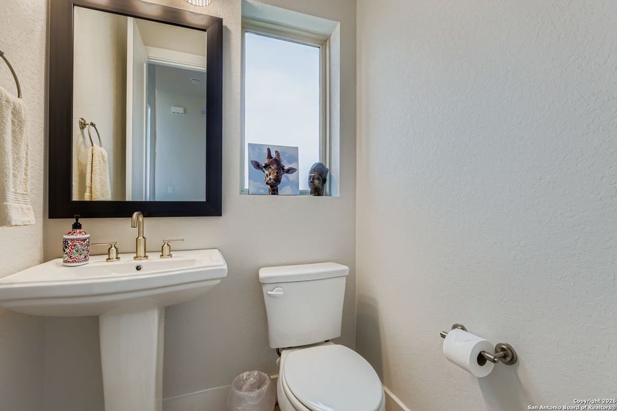 Furnished interior view inside a new home in Mesa Western, Cibolo (Image 6).