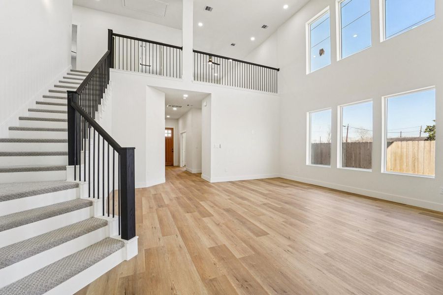 Spacious, unfurnished interior of a new home in , La Porte (Image 33).