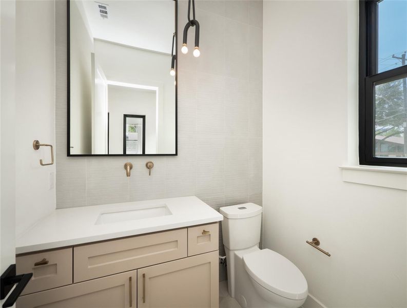 Furnished interior view inside a new home in , Austin (Image 26). Furnished interior view inside a new home in , Austin (Image 26).