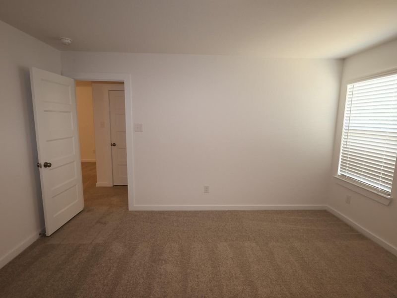 Spacious, unfurnished interior of a new home in Indian Springs, Crosby (Image 29).