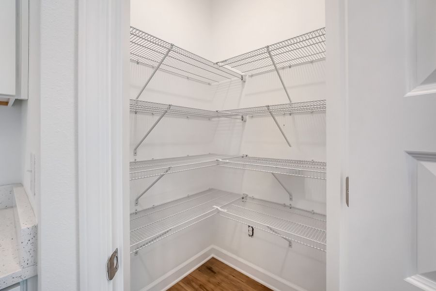 Spacious, unfurnished interior of a new home in Barton's Bend, Crestview (Image 34).