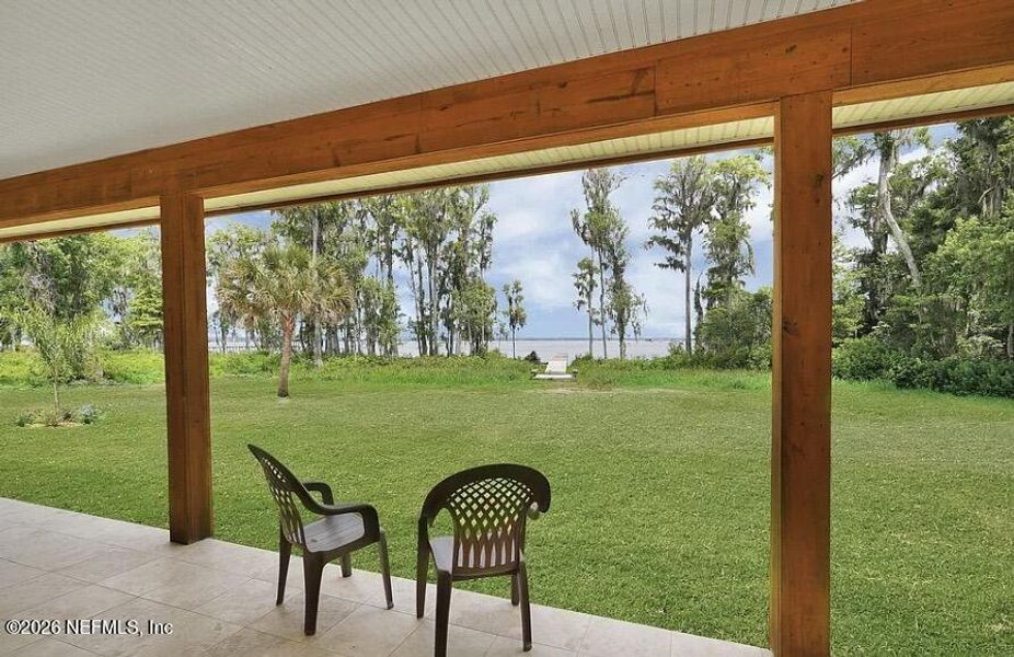 Exterior details and patio area of a home in , East Palatka (Image 29).