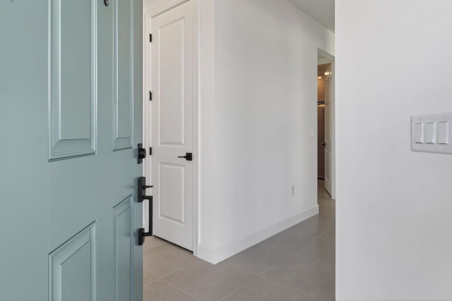 Spacious, unfurnished interior of a new home in Costa Pointe, Vero Beach (Image 24).