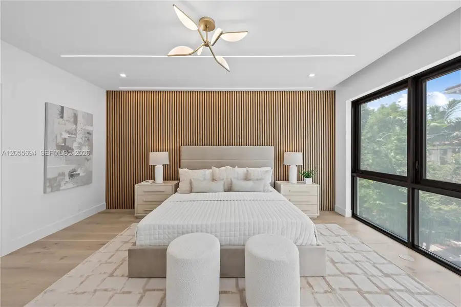 Furnished interior view inside a new home in , Fort Lauderdale (Image 66).