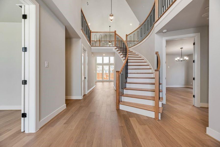Spacious, unfurnished interior of a new home in Providence Cove, McKinney (Image 19).