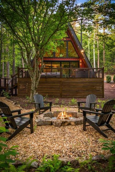 Community amenities in , McCaysville (Image 41).